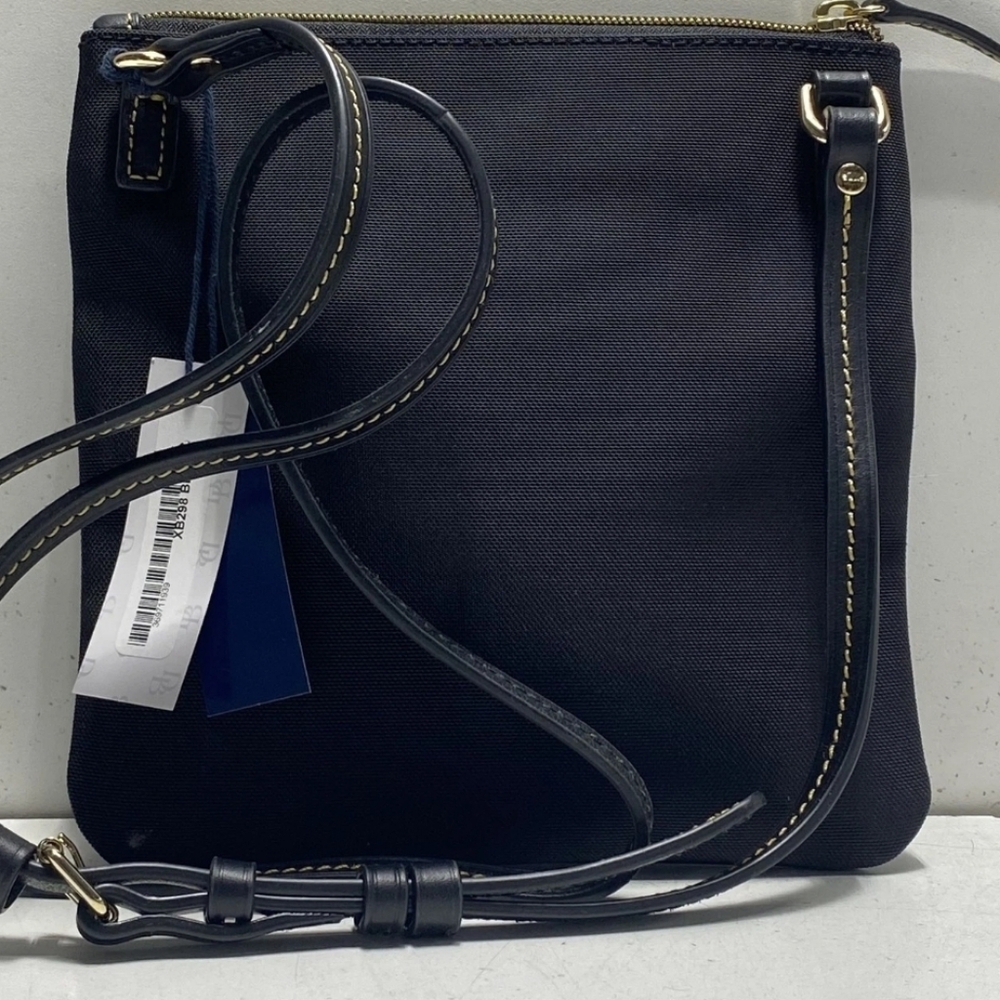 Bnwt Dooney & Bourke Nylon North South Triple Zip Crossbody bag - Picture 3 of 6
